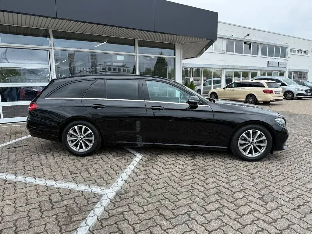 Second-hand Mercedes E220 194 CP (142 kW) 2020 Negru Break