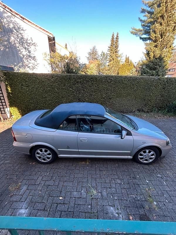 Usata Opel Astra 100 CV (73 kW) 2001 Grigio Cabrio