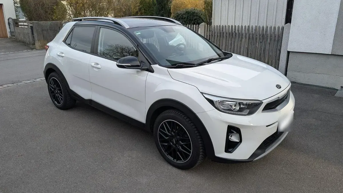 Gebraucht Kia Stonic 120 PS (88 kW) 2018 Weiß SUV