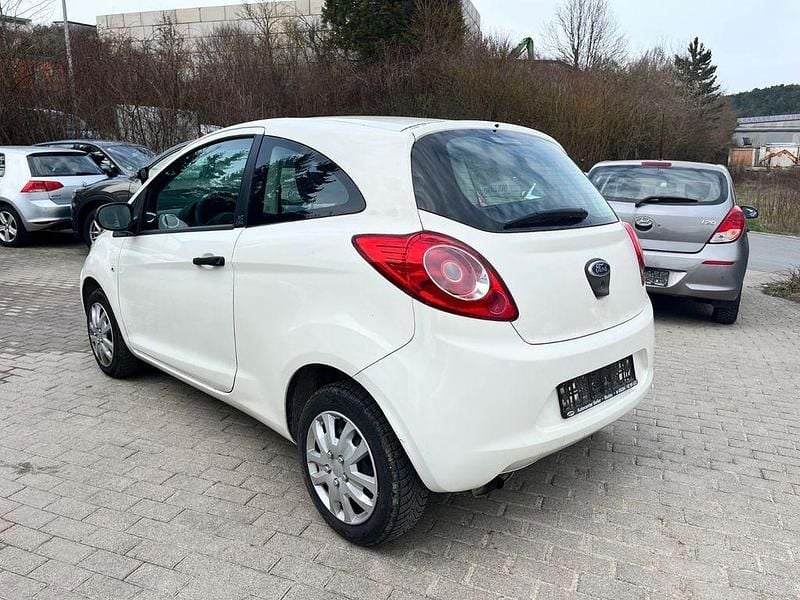 Gebraucht Ford Ka Ambiente 69 PS (50 kW) 2012 Weiß Kleinwagen