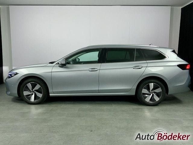 Gebraucht VW Passat Business 150 PS (110 kW) 2025 Oyster silver Kombi