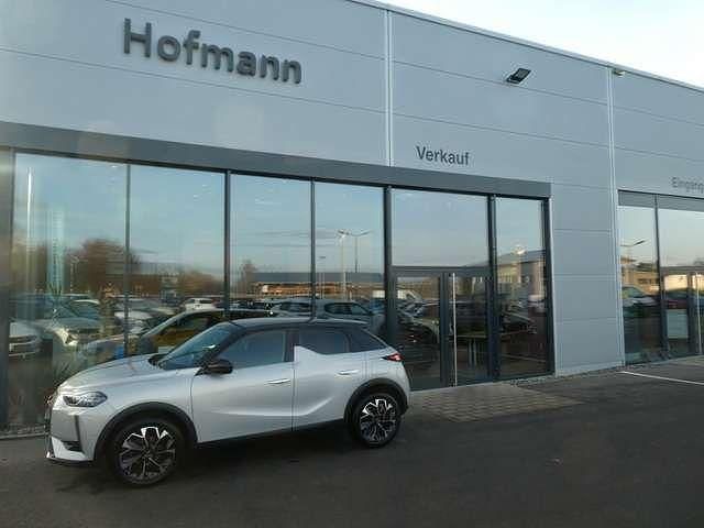 Grau Gebraucht 2024 DS Automobiles DS3 Opera SUV | 21.950 € (Fairer Preis) - Bild 1/4