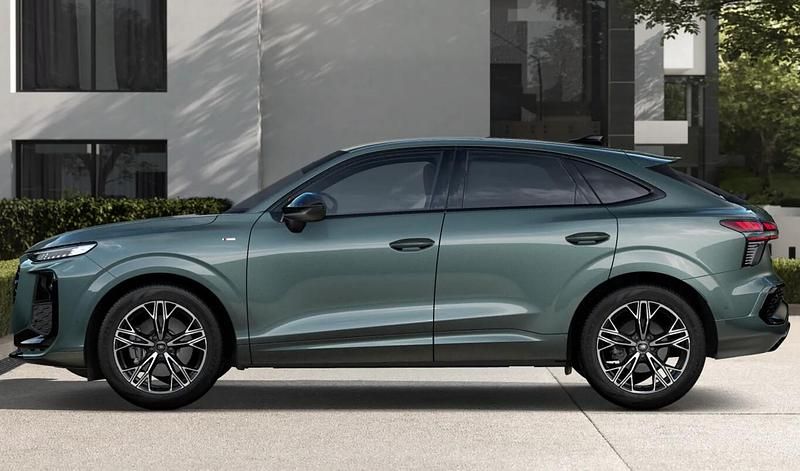 Neu Audi Q3 Sportback Ambiente 204 PS (150 kW) 2025 Salbeigrün metallic SUV