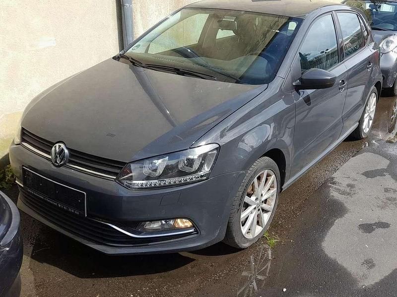 Gebraucht VW Polo LOUNGE 105 PS (77 kW) 2015 Grau Limousine