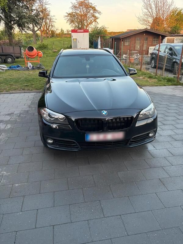 Schwarz Gebraucht 2013 BMW 520 Kombi | 13.500 € (Fairer Preis) - Bild 1/4