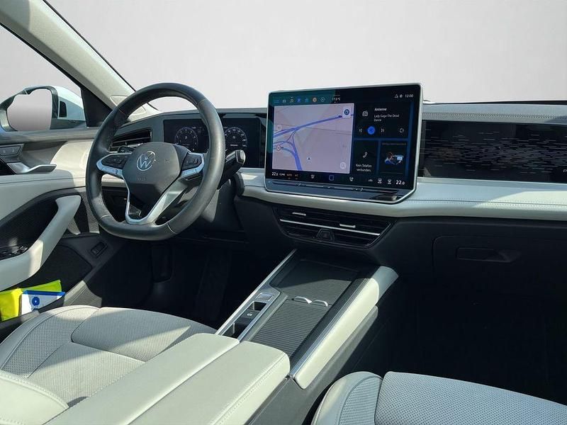 Gebraucht VW Passat Business 150 PS (110 kW) 2024 Pure white Limousine