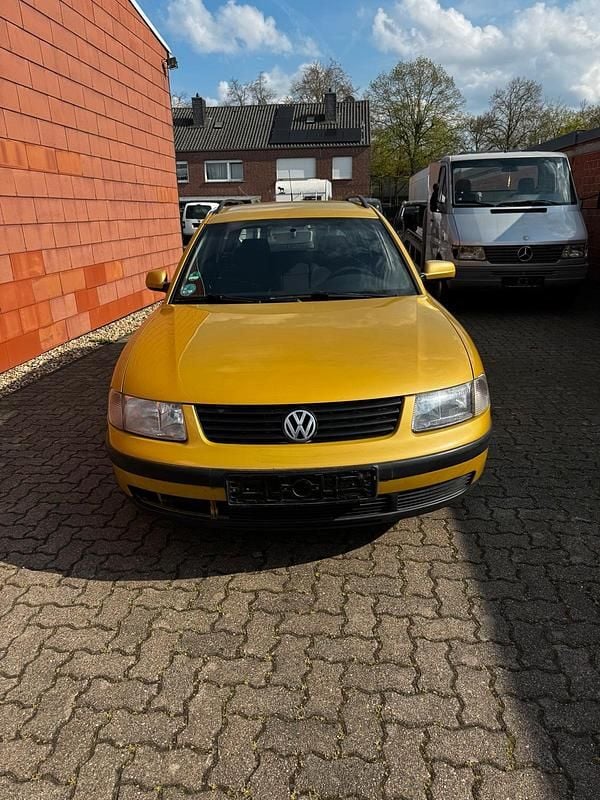 Second-hand VW Passat 110 CP (80 kW) 2000 Galben Break
