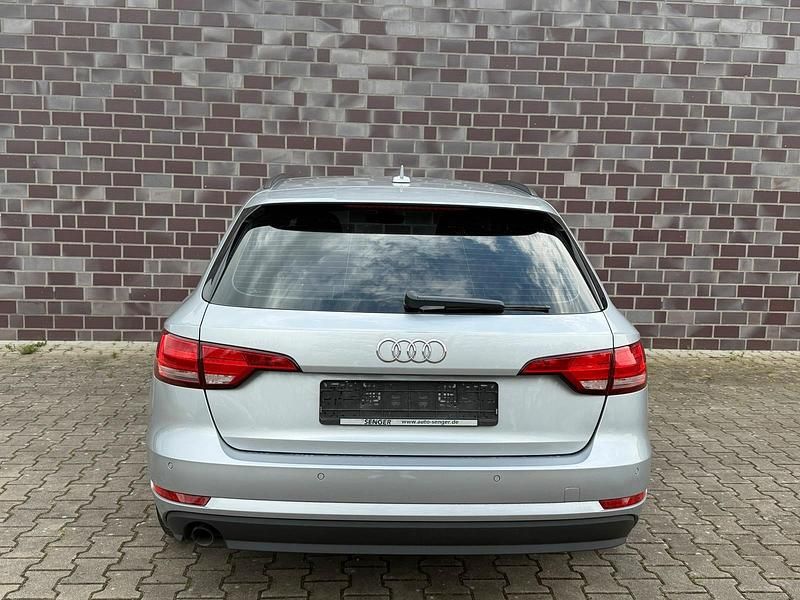 Gebraucht Audi A4 122 PS (89 kW) 2018 Silber Kombi