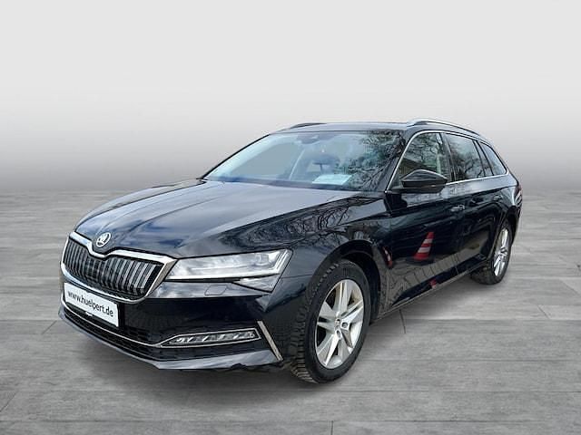 Gebraucht Skoda Superb 218 PS (160 kW) 2023 Blackmagic perleffekt Kombi