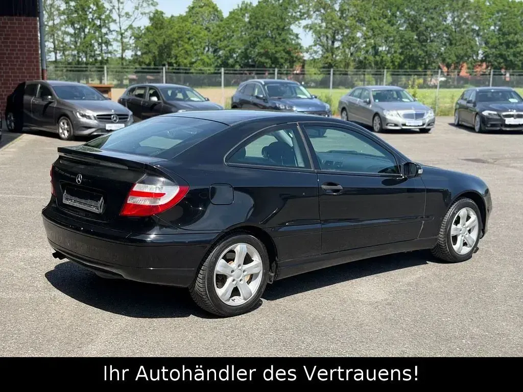 Gebraucht Mercedes C180 143 PS (105 kW) 2004 Schwarz Coupé