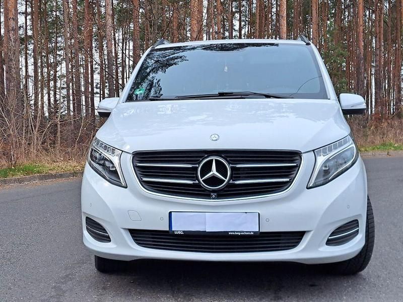 Gebraucht Mercedes V250 190 PS (139 kW) 2015 Weiß Van / Kleinbus