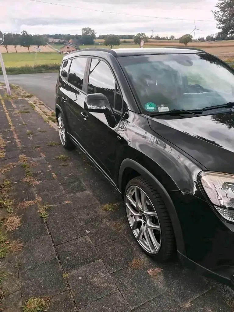 Gebraucht Chevrolet Orlando 141 PS (103 kW) 2011 Schwarz Van / Kleinbus
