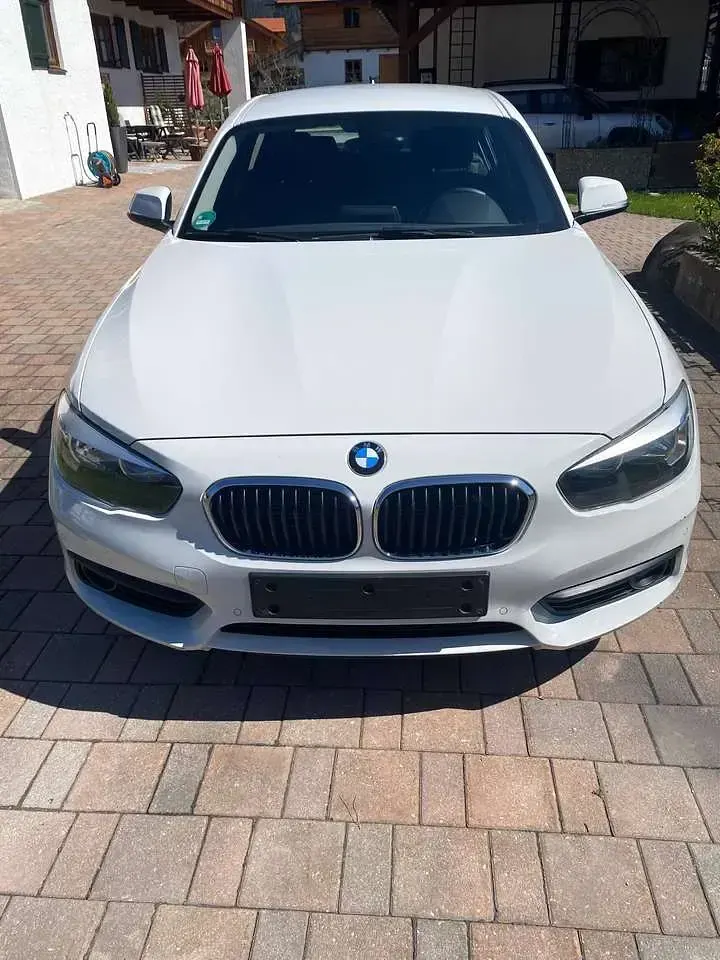 Gebraucht BMW 116 Advantage 109 PS (80 kW) 2016 Weiß Kleinwagen