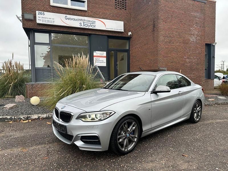 Silber Gebraucht 2015 BMW M235 M Sport | 29.950 € (Fairer Preis) - Bild 1/4