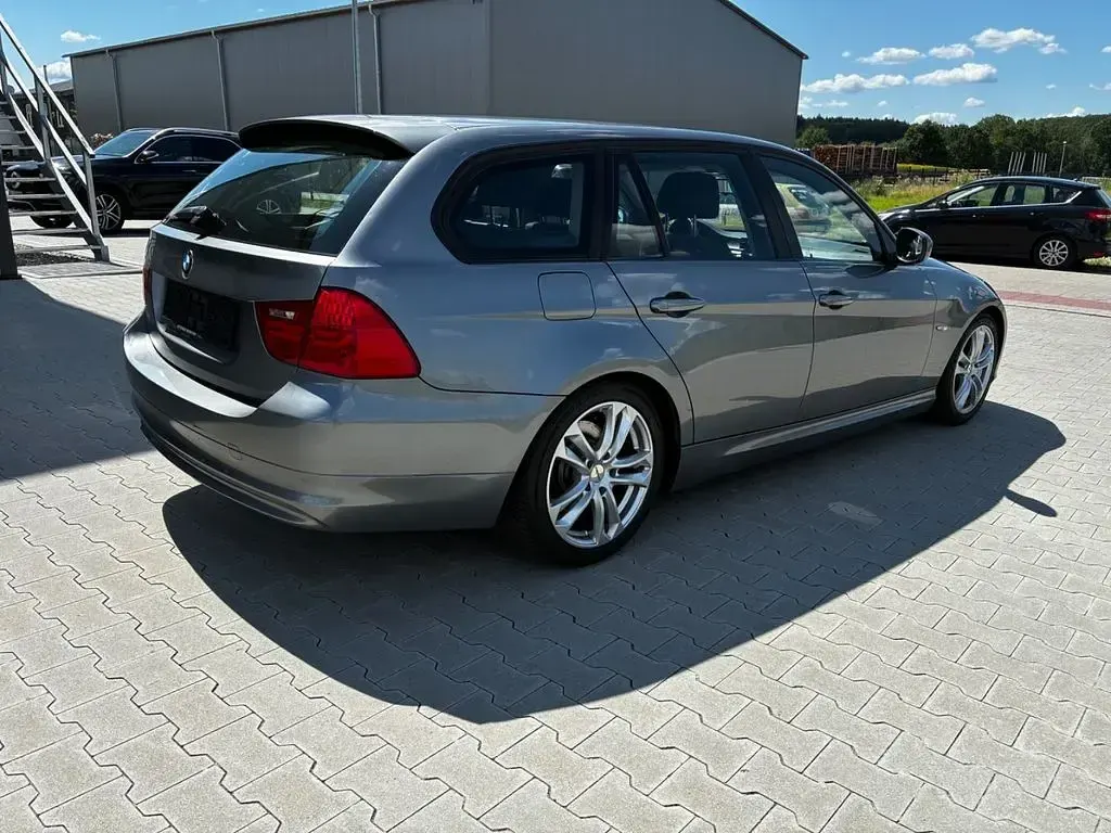 Gebraucht BMW 320 Performance 177 PS (130 kW) 2009 Grau Kombi