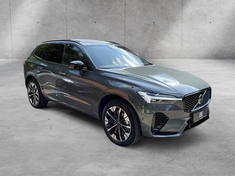 Neu Volvo XC60 Ultra 455 PS (334 kW) 2025 Forest lake / metallic SUV