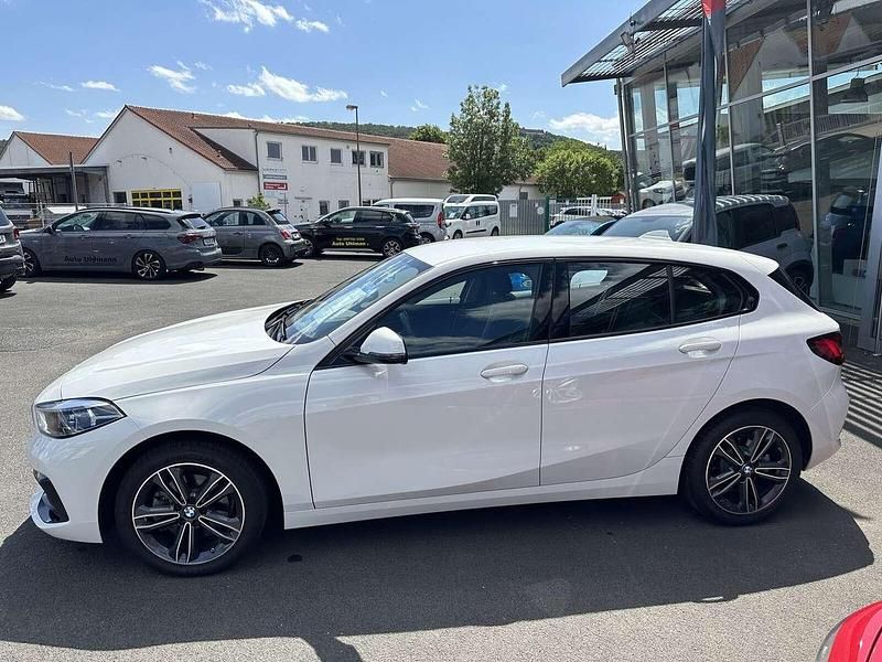 Gebraucht BMW 118 Sport Line 136 PS (100 kW) 2022 Weiß Kleinwagen