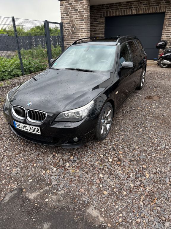 Schwarz Gebraucht 2009 BMW 525 M Sport Kombi | 4.950 € (Guter Preis) - Bild 1/4
