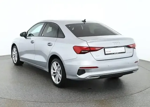 Gebraucht Audi A3 Ambiente 110 PS (80 kW) 2022 Andere Limousine