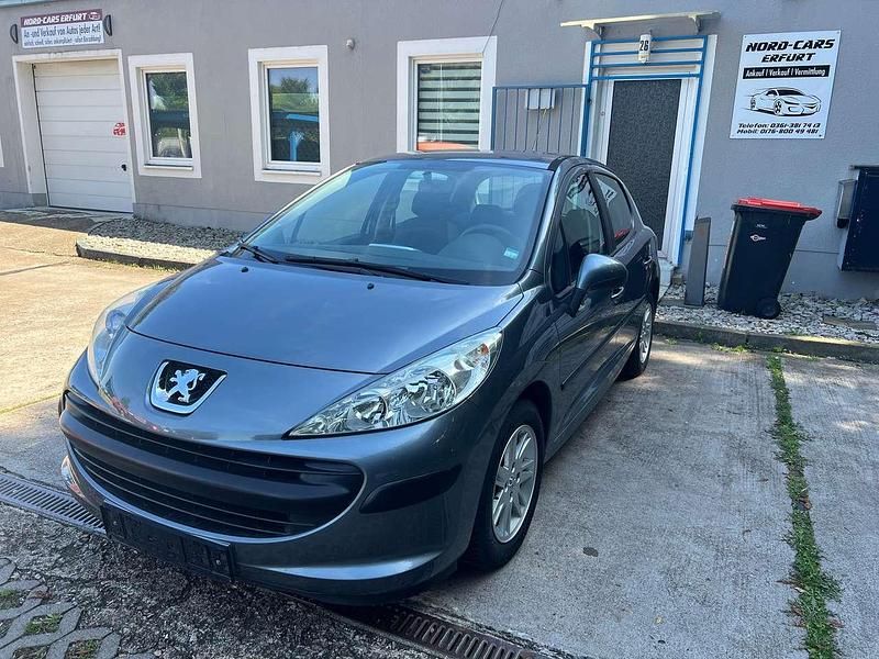 Grau/metalliclackierung Gebraucht 2008 Peugeot 207 Tendance Kleinwagen | 3.499 € (Etwas zu teuer) - Bild 1/4