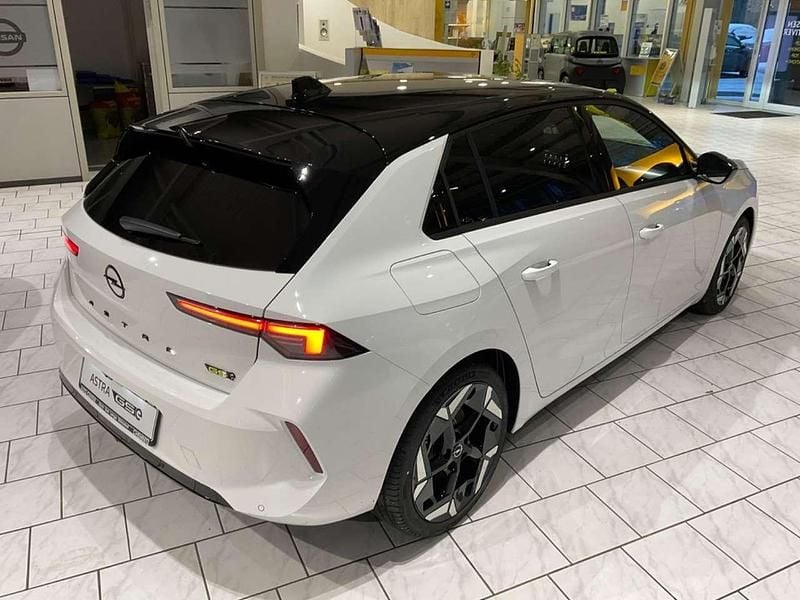 Gebraucht Opel Astra GSe 224 PS (164 kW) 2023 Jade weiss/arktis weiss Limousine