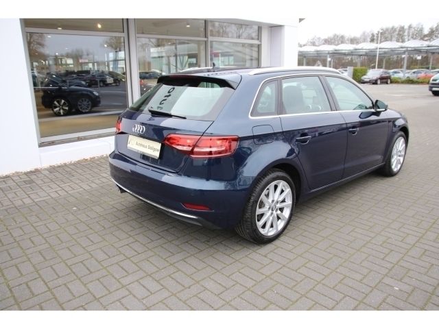 Gebraucht Audi A3 Sportback Design 150 PS (110 kW) 2019 Blau Kleinwagen