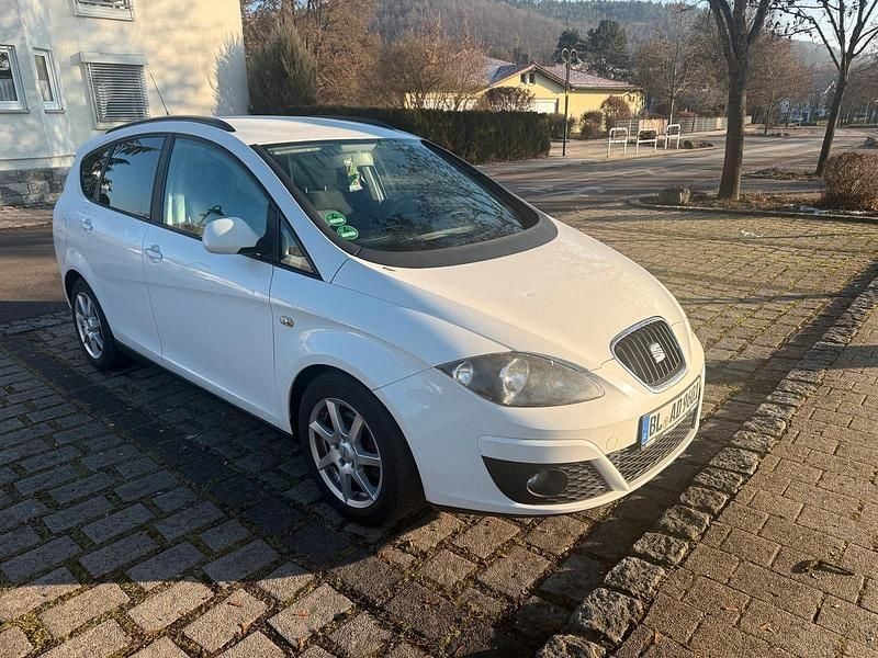 Gebraucht Seat Altea XL 105 PS (77 kW) 2010 Weiß Van / Kleinbus