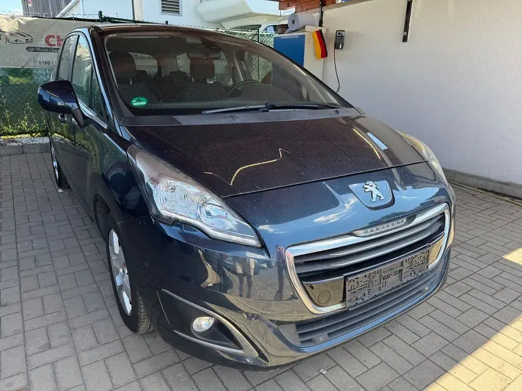 Gebraucht Peugeot 5008 Active 120 PS (88 kW) 2015 Blau Van / Kleinbus