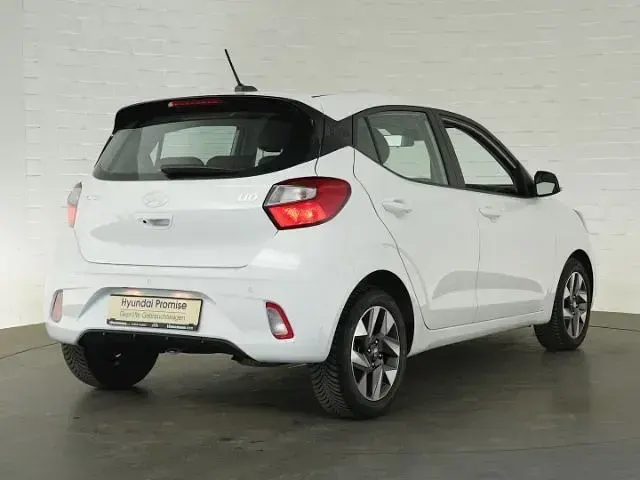 Gebraucht Hyundai i10 Trend 79 PS (58 kW) 2025 Atlas white Kleinwagen