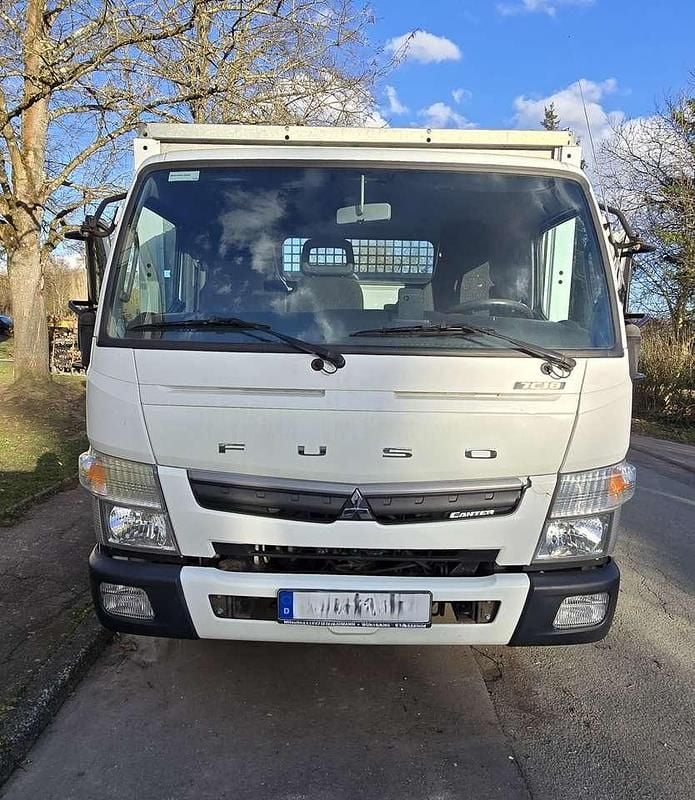 Gebraucht Mitsubishi Canter 179 PS (131 kW) 2019 Weiß Van