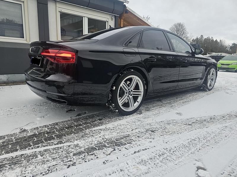 Gebraucht Audi A8 Ambiente 385 PS (283 kW) 2013 Schwarz Limousine