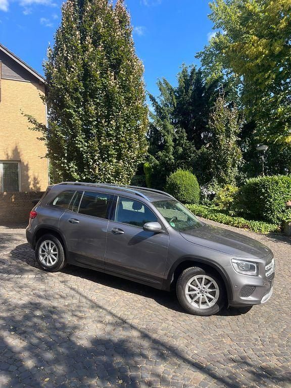 Gebraucht Mercedes GLB200 150 PS (110 kW) 2021 Grau SUV