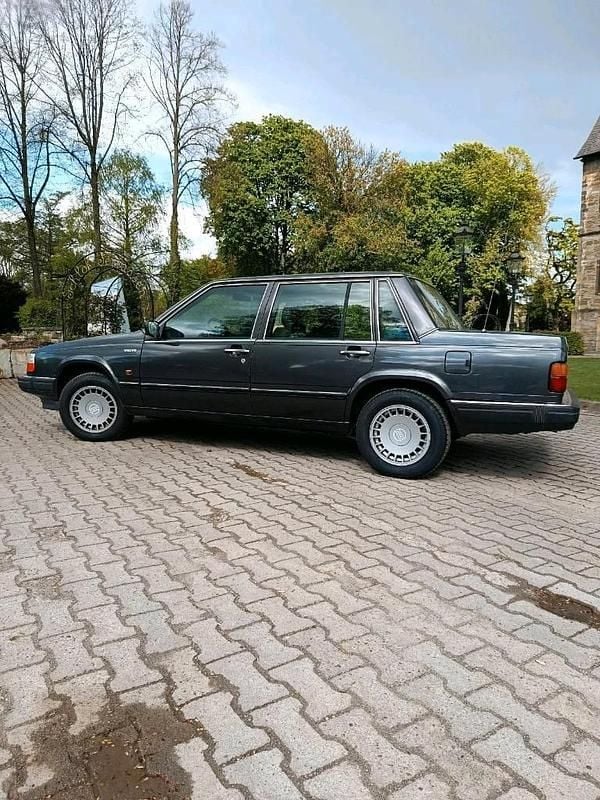 Używany Volvo 760 156 KM (114 kW) 1989 Szary Sedan/Limuzyna