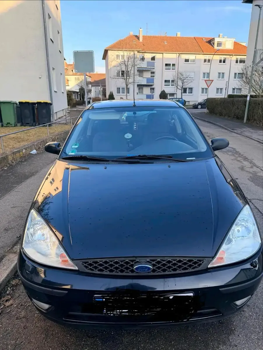 Gebraucht Ford Focus 115 PS (84 kW) 2002 Schwarz Coupé