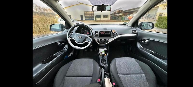 Gebraucht Kia Picanto 70 PS (51 kW) 2012 Schwarz Kleinwagen