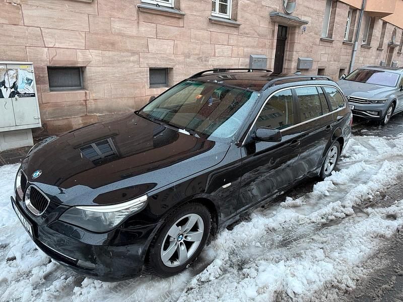 Gebraucht BMW 520 167 PS (122 kW) 2009 Schwarz Kombi