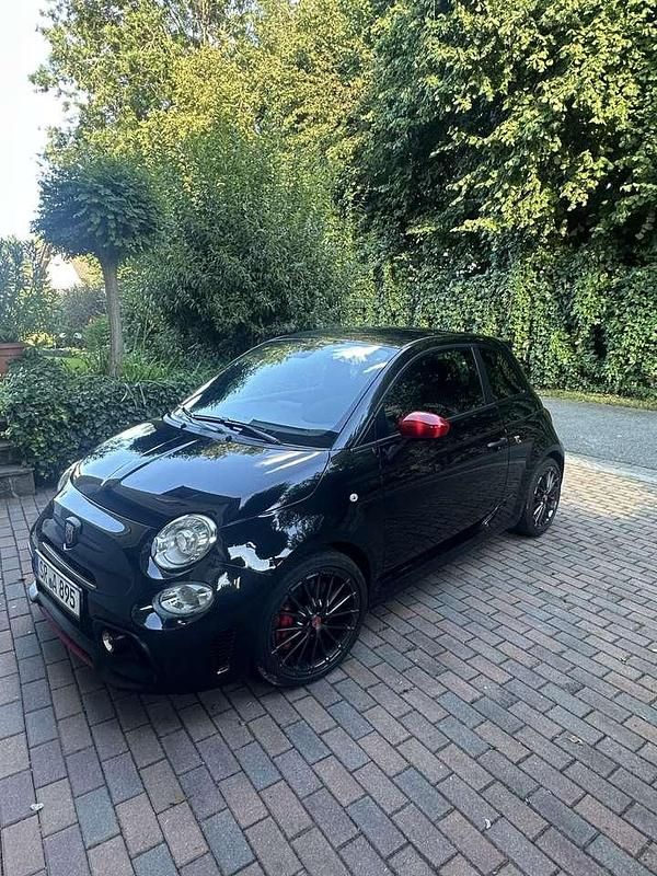 Gebraucht Abarth 695 179 PS (131 kW) 2023 Schwarz Kleinwagen