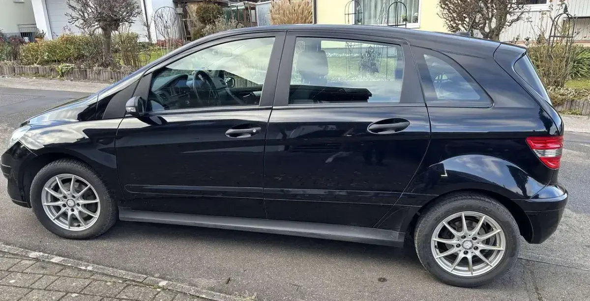 Gebraucht Mercedes B180 Edition 109 PS (80 kW) 2008 Schwarz Van / Kleinbus