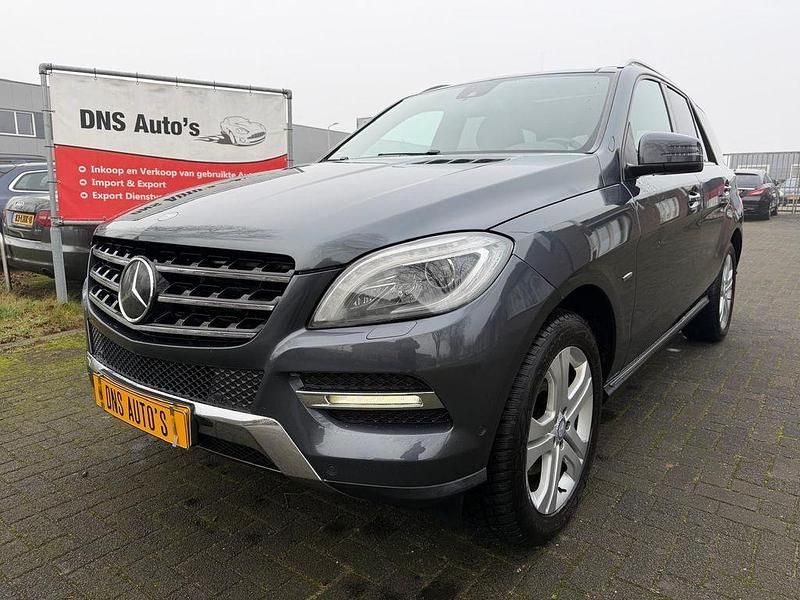 Gebraucht Mercedes ML350 258 PS (189 kW) 2012 Grau SUV