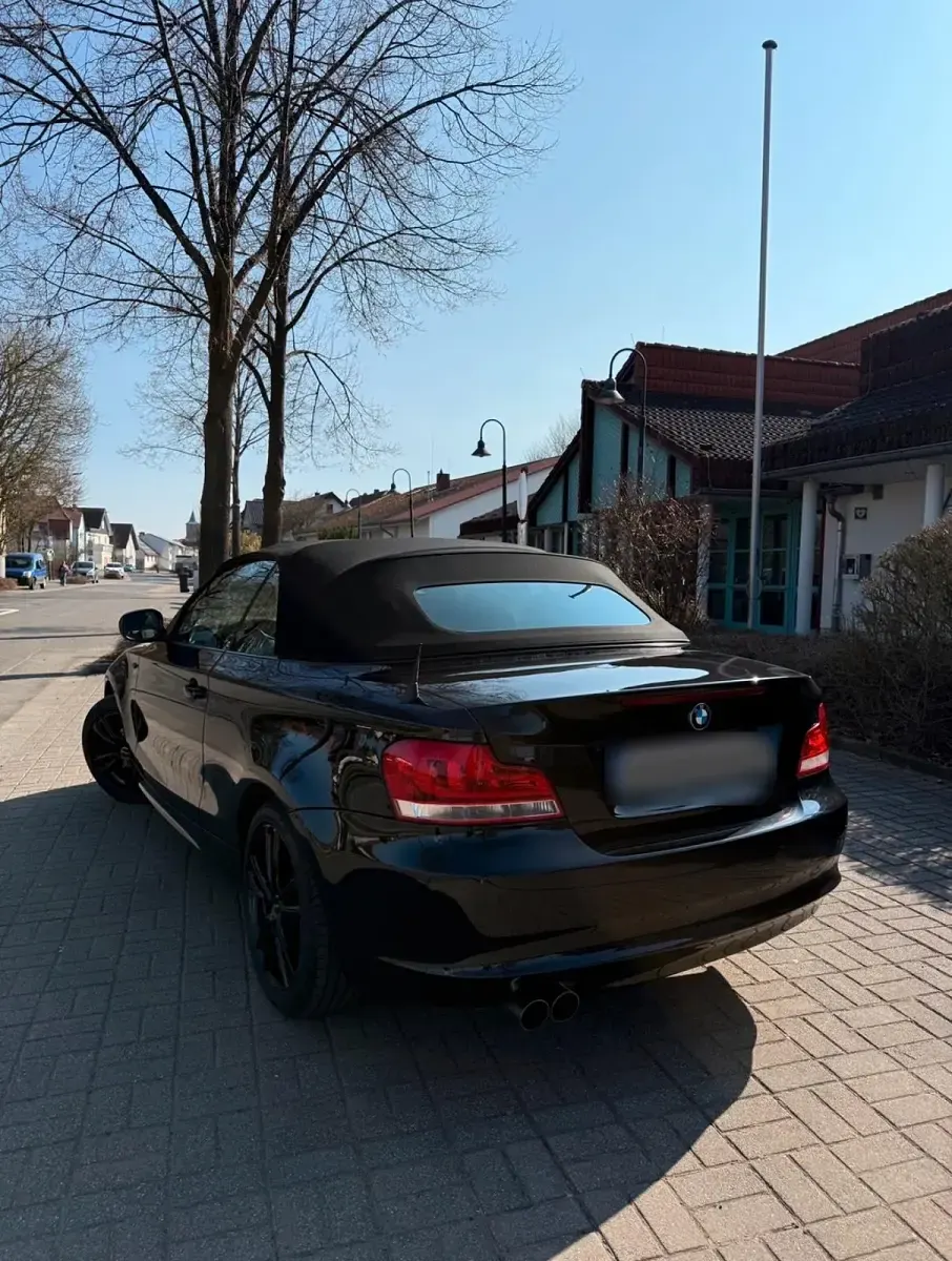Gebraucht BMW 118 Cabriolet 143 PS (105 kW) 2013 Schwarz Cabrio