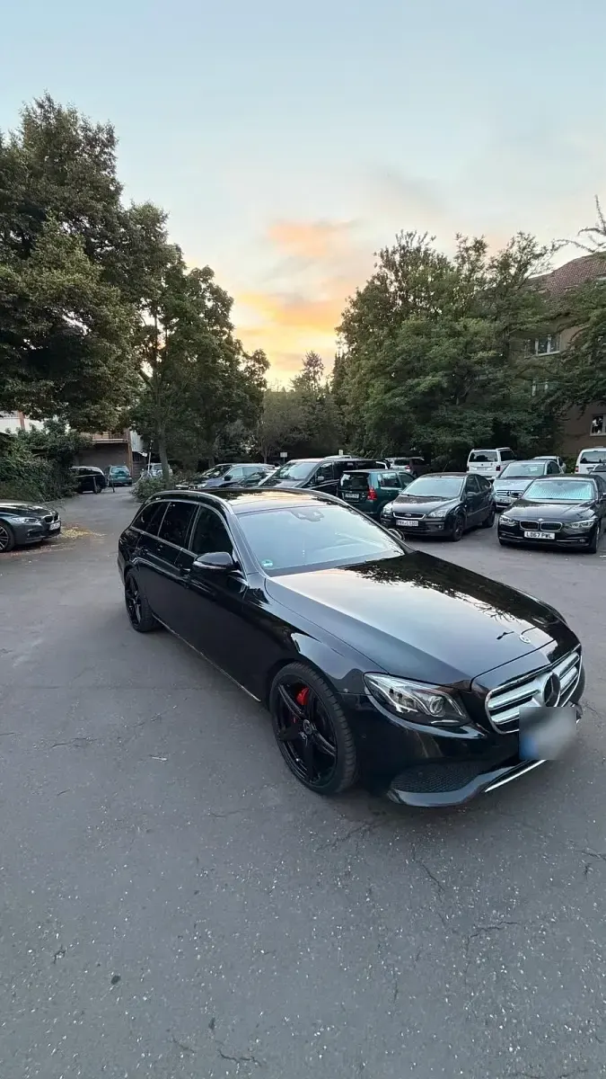 Gebraucht Mercedes E350 258 PS (189 kW) 2018 Schwarz Kombi