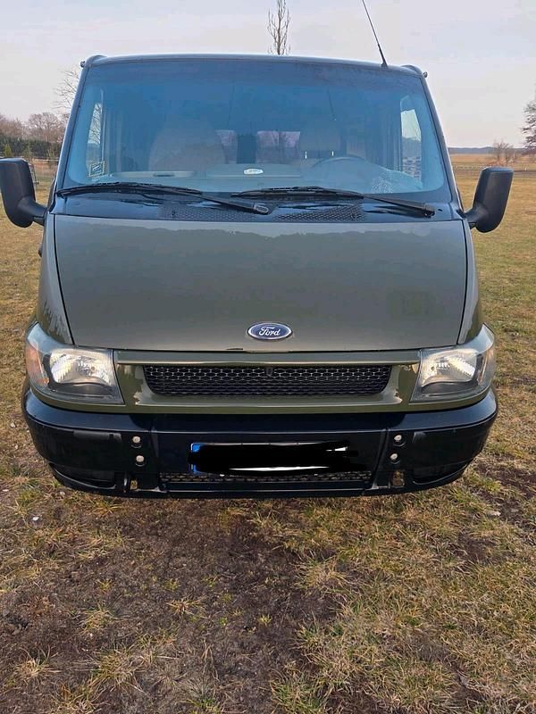 Second-hand Ford Transit 85 CP (62 kW) 2004 Verde Monovolum
