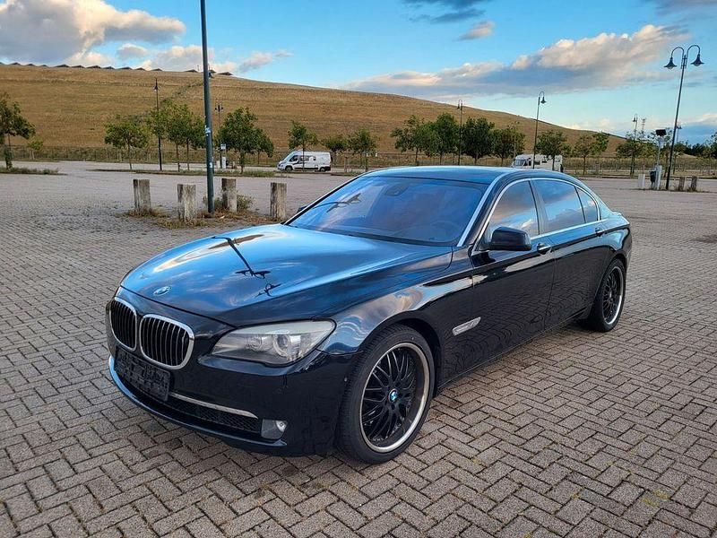 Schwarz Gebraucht 2009 BMW 760L Limousine | 20.999 € (Teuer) - Bild 1/4