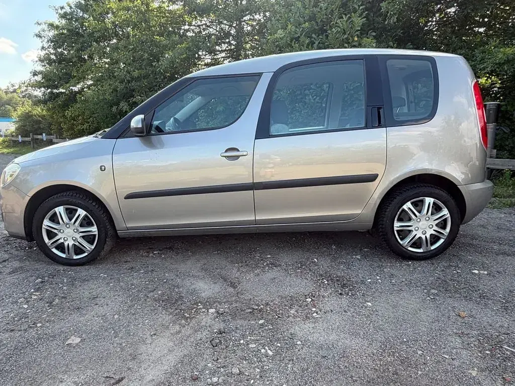 Gebraucht Skoda Roomster Comfort 105 PS (77 kW) 2006 Silber Van / Kleinbus