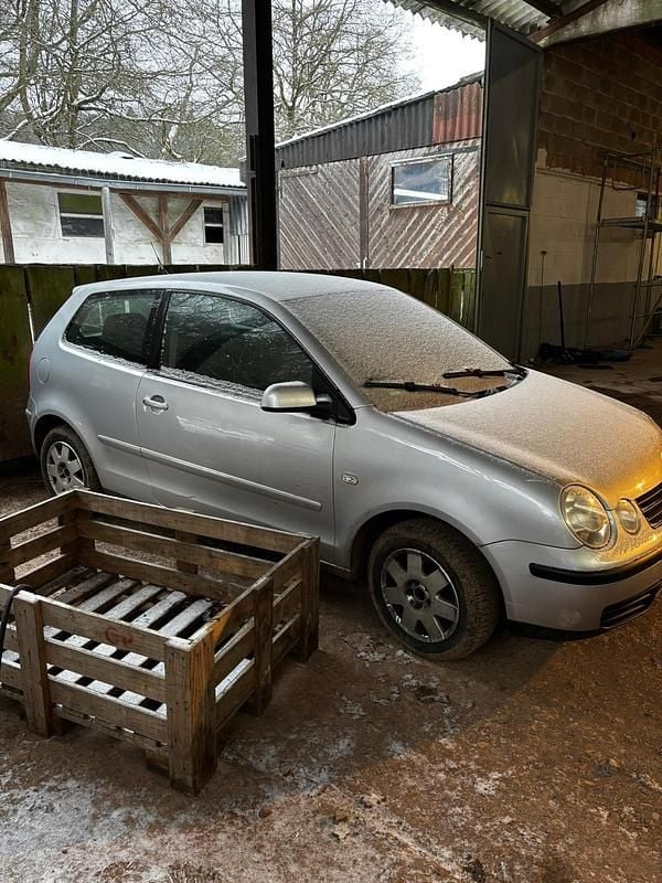 Gebraucht VW Polo 75 PS (55 kW) 2002 Silber Kleinwagen