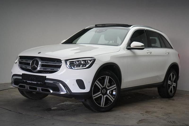Gebraucht Mercedes GLC300e 194 PS (142 kW) 2022 Weiß SUV