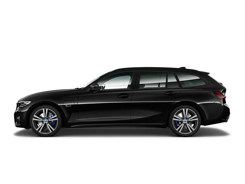 Schwarz Gebraucht 2020 BMW 330e M Sport Kombi | 22.998 € (Superpreis) - Bild 1/4
