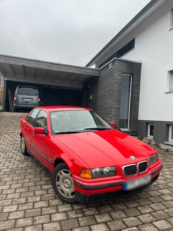Gebraucht BMW 316 102 PS (75 kW) 1997 Rot Limousine