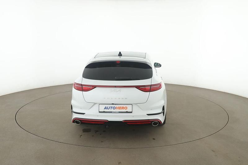Gebraucht Kia ProCeed GT 204 PS (150 kW) 2024 Weiß Kombi