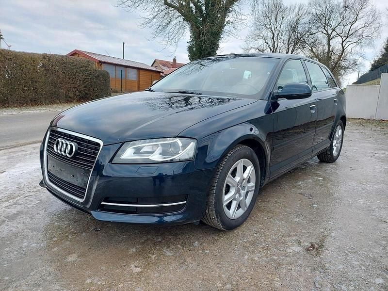 Blau Gebraucht 2012 Audi A3 Ambiente Kleinwagen | 4.900 € (Superpreis) - Bild 1/4